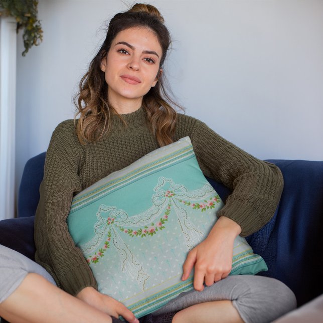 Cojín Decorativo Rosas Garlands Lacy Swags Bow Knots Decoración (mockup of a woman holding a Roses Garlands Lacy Swags Bow Knots Homedecor Throw Pillow)