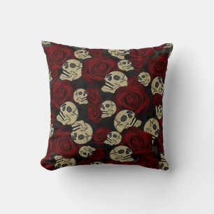 Cojín Decorativo Rosas Rojas y Calaveras Gris Negro Floral Gótico