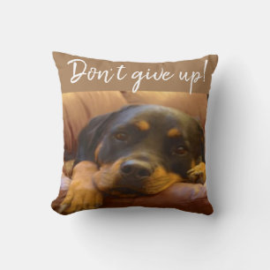 Cojín Decorativo Rottweiler Puppy no se rinden
