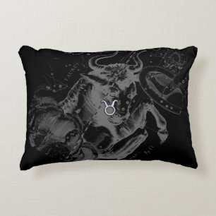 Cojín Decorativo Rótulo cromado como Taurus Zodiac en Hevelius
