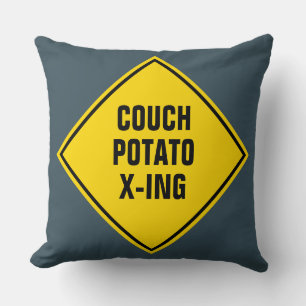 Cojín Decorativo Rótulo de cruzamiento de patatas en el sofá