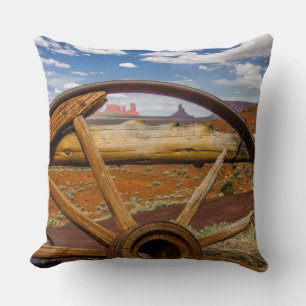 Cojín Decorativo Rueda de vagón de cerca, Arizona