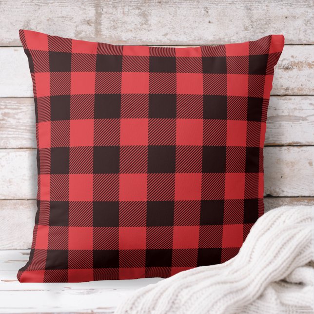 Cojín Decorativo Rústica Cabina Rojo y Negro Buffalo Tapado (Rustic Red and Black Buffalo Plaid Throw Pillow)