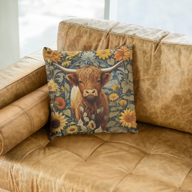 Cojín Decorativo Rústico campo Highland Cow Sunflowers (Subido por el creador)
