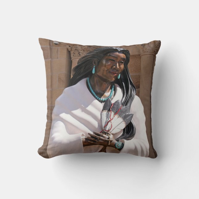 Cojín Decorativo Saint Kateri Tekakwitha (Anverso)