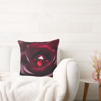 Cojín Decorativo Satinheart Rouge – Ruby Rose Pillow
