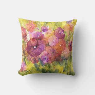 Cojín Decorativo Scarlet Lilac: Vintage Garden Watercolor.