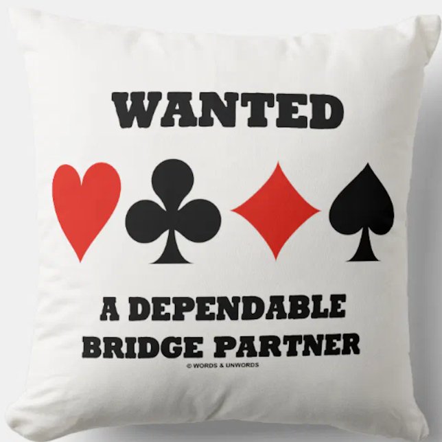 Cojín Decorativo Se Desea Un Asociado De Negocios De Puente De Conf (Throw pillow featuring four card suits for any bridge player who seeks a dependable bridge partner)