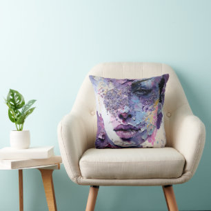 Cojín Decorativo "Silencio cristalino" - Un retrato morado