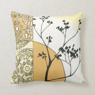 Cojín Decorativo Silhouette de árbol pardo por Megan Meagher