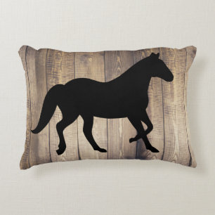 Cojín Decorativo Silhouette de Caballo Negro y planchas rusticas de