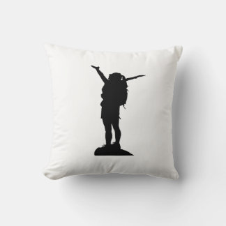 Cojín Decorativo Silueta de chica montañoso escalada