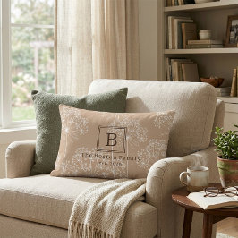 Cojín Decorativo Silueta de Flor de Zanahoria Monograma Suave Beige