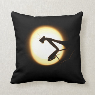 Cojín Decorativo Silueta de Mantis Religiosa