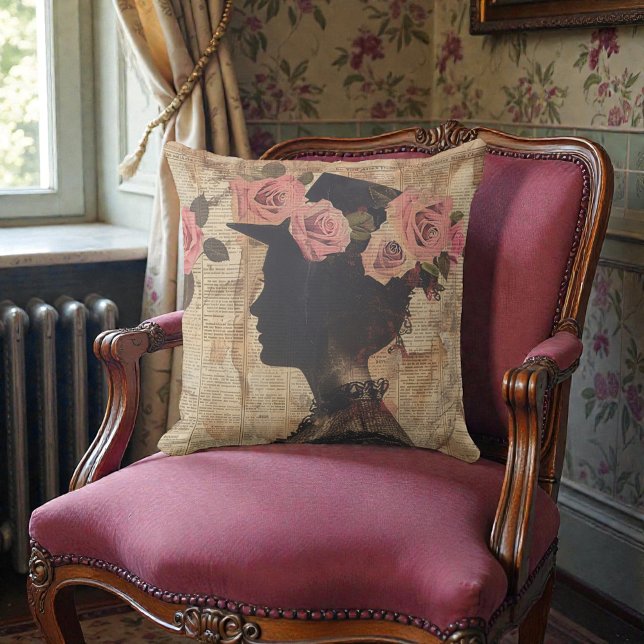 Cojín Decorativo Silueta Victoriana Antigua con Rosas Rosadas (Subido por el creador)
