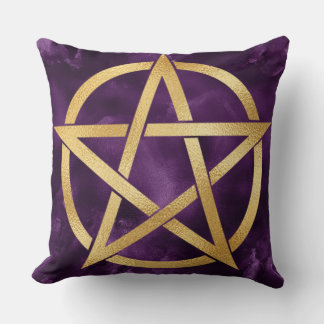 Cojín Decorativo Símbolo de Pentagrama Dorado sobre Púrpura