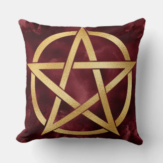 Cojín Decorativo Símbolo de Pentagrama Dorado sobre Rojo