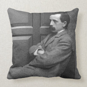 Cojín Decorativo Sir James Matthew Barrie (1860-1937) (foto de b/w)
