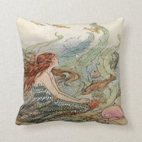 Sirena femenina hermosa del vintage debajo del mar
