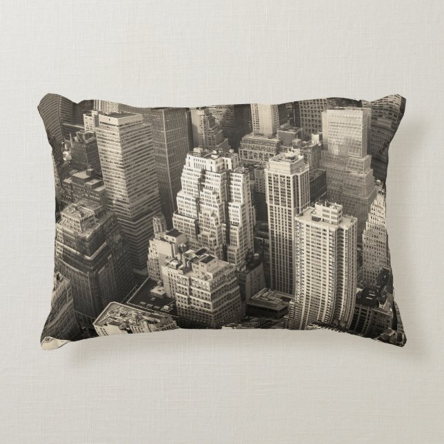 Cojín Decorativo Skyline de Manhattan, aéreo blanco y negro. (Anverso)