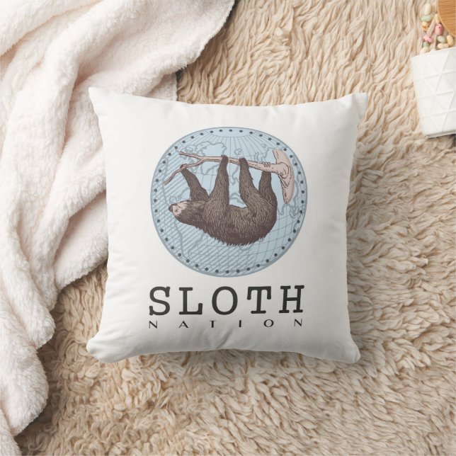 Cojín Decorativo Sloth on Tree and Globe with Sloth Nation Textos (Manta)