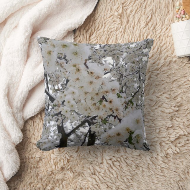 Cojín Decorativo Snowy Blossom Throw Pillow (Manta)