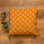 Cojín Decorativo Sol Naranja moderno retro geométrico de mediados d<br><div class="desc">Este retro patrón mod en naranja hace una declaración divertida y colorida para su casa. Elementos de coordinación disponibles.</div>