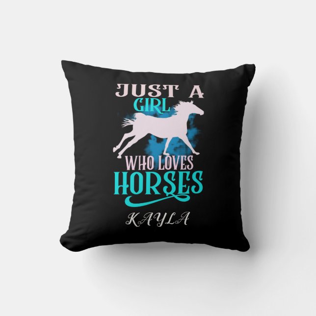 COJÍN DECORATIVO "SOLO UN CHICA QUE AMA LOS CABALLOS" PERSONALIZADO (Anverso)