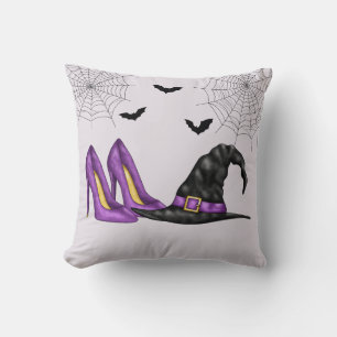 Cojín Decorativo Sombrero de Bruja y Zapatos Morados Caprichosos de