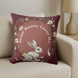 Cojín Decorativo Some Bunny Loves Me Cottagecore Burgundy Easter