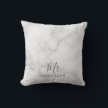 Cojín Decorativo Sr. y Sra. | Elegante escritura moderna de mármol<br><div class="desc">"Mr. and Mrs." Elegante Marble Blanco Guión moderno Regalo de pareja personalizado Perfecto como regalos de boda para recién casados,  regalos de aniversario boda,  regalos El día de San Valentín y regalo para cualquier ocasión.</div>