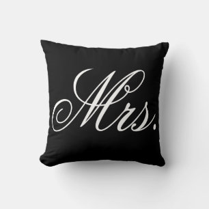 Cojín Decorativo Sra. tipografía de recién casada en blanco y negro