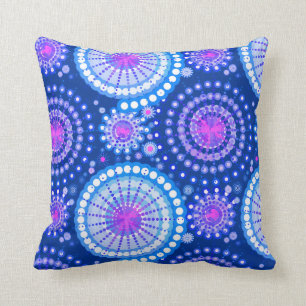 Cojín Decorativo Starbursts y molinillos de viento, azul cerúleo y