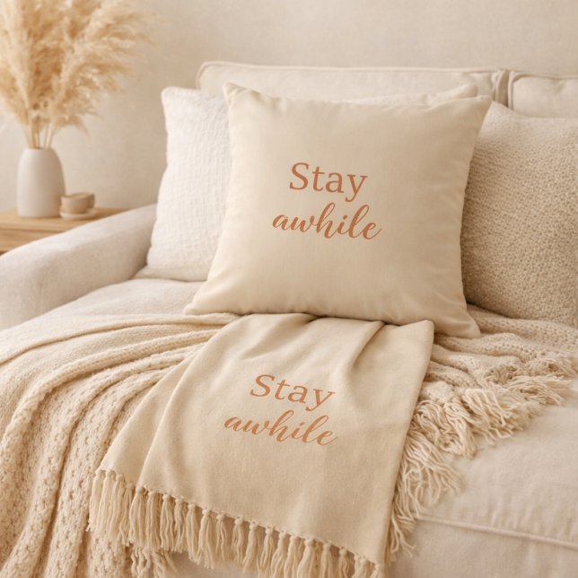 Cojín Decorativo Stay Awhile Pillow Warm Sand Terracotta Typography (Subido por el creador)