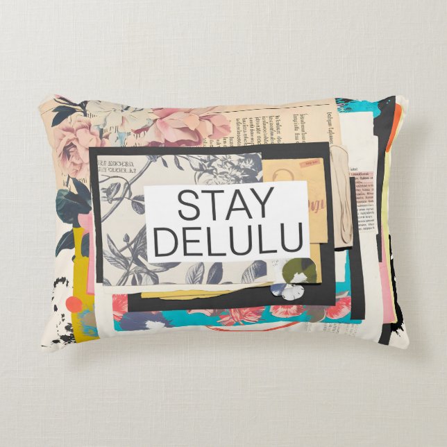 Cojín Decorativo Stay Delulu (Anverso)