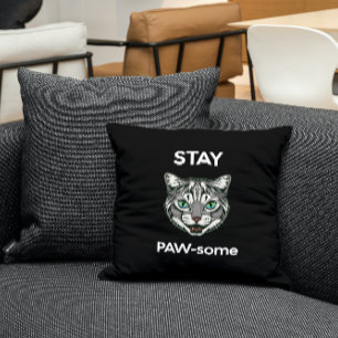 Cojín Decorativo Stay Pawsome pun gato negro
