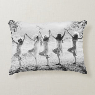 Cojín Decorativo SUEÑOS AGRADABLESmujer, pagana, espiritual, bailan