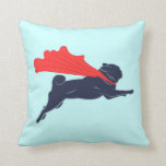 Cojín Decorativo Super Pug<br><div class="desc">Super Pug. Un minimalista diseño vectorial con un super pug volando con una linda capa roja. Un gran regalo para los fanáticos de los purines,  perros,  caninos superhéroes y arte vectorial.</div>