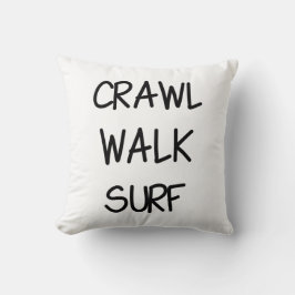 Cojín Decorativo Surf Caminata con fuente negra