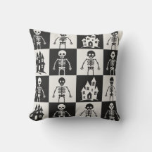 Tablero de ajedrez de Halloween en negro y blanco