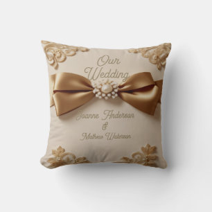 Cojín Decorativo Tarjeta de Invitación de Boda con Floral Relevado 