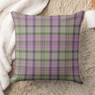 Cojín Decorativo Tartan clásico verde y lila.