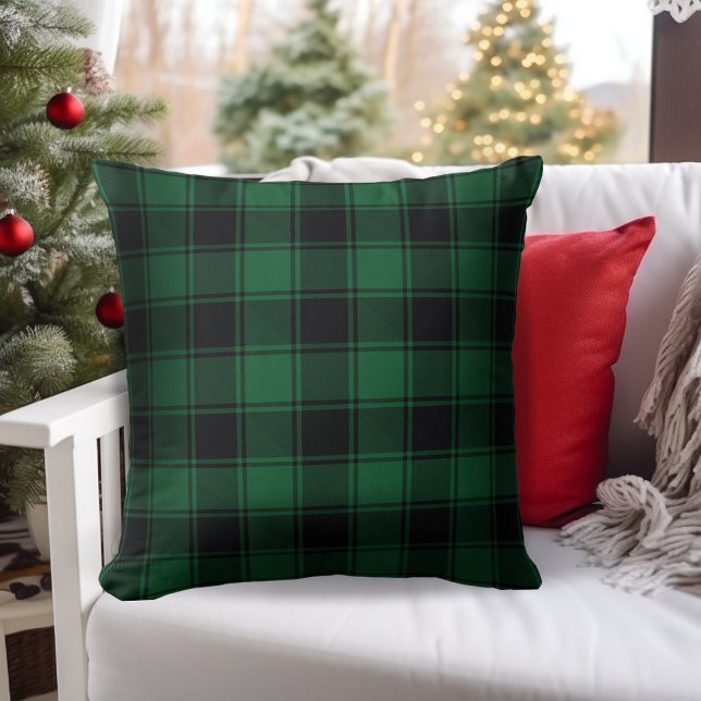 Cojín Decorativo Tartán de búfalo verde y negro (Green and Black Buffalo Tartan Plaid Throw Pillow for your Christmas Holiday Decor)