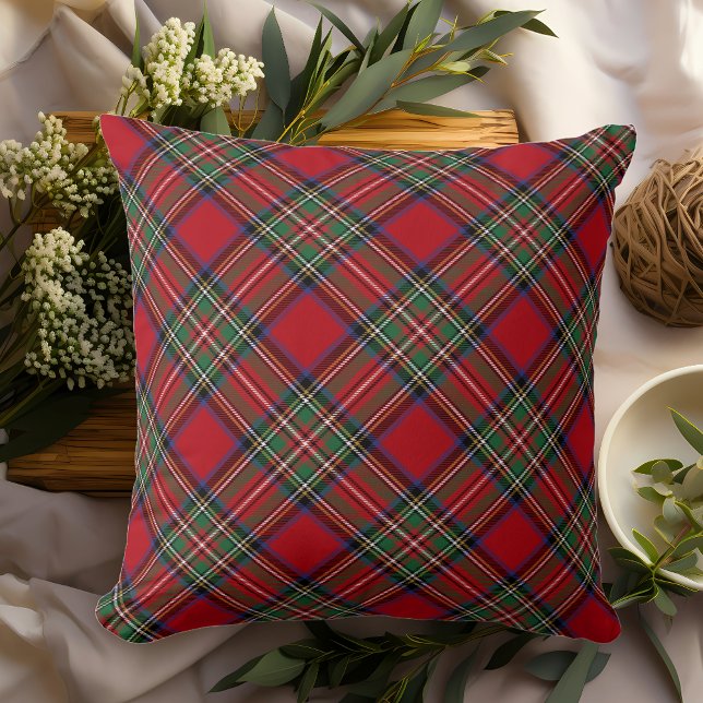 Cojín Decorativo Tartán de Stewart Rústico Verde Rojo (Rustic Red Green Plaid Stewart Tartan Throw Pillow)