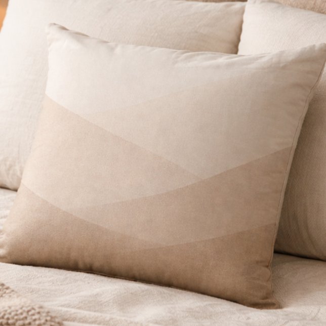 Cojín Decorativo Taupe Ivory Dusk Throw Pillow (Soft taupe flowing into ivory brings gentle contrast and quiet depth to neutral living spaces)