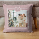 Cojín Decorativo Taupe moderno | Foto familiar | Inicial<br><div class="desc">Taupe moderno | Foto familiar | Inicial</div>