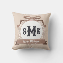 Cojín Decorativo Taupe Reverso Llave Griega de lazo Monograma