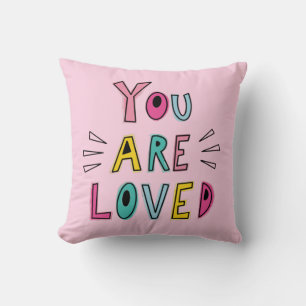 Cojín Decorativo Te Aman Frase Motivacional Rosa