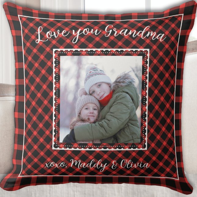 Cojín Decorativo Te amo abuela moderna de búfalo rojo tocado (Love you Grandma Modern Red Buffalo Plaid Throw Pillow)