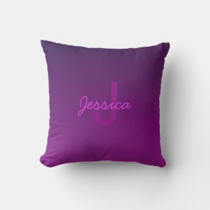 Cojín Decorativo Texto con Monograma Editable Moderno y Ombre Púrpu